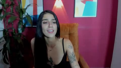 danielamonroe online show from January 11, 4:01 pm