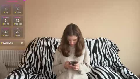 Mia online show from November 19, 7:19 am