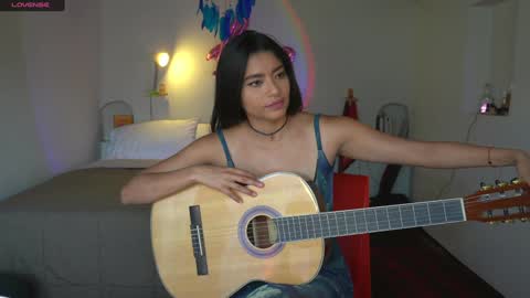 Snapshot of daniisla chatting on December 24, 1:28 pm danalle .. online show from December 24, 1:28 pm