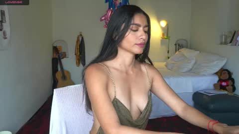 Snapshot of daniisla chatting on October 12, 5:15 pm danalle .. online show from October 12, 5:15 pm