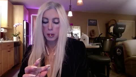 DanikaWhite69 online show from November 20, 11:22 am