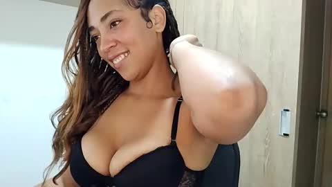 Danna  Ross online show from April 24, 1:41 am