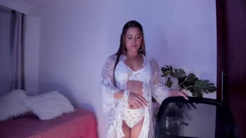 Snapshot of danna_stewart chatting on January 25, 12:48 am Paulina online show from January 25, 12:48 am