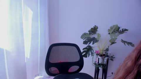 Snapshot of danna_stewart chatting on February 18, 8:26 pm Paulina online show from February 18, 8:26 pm