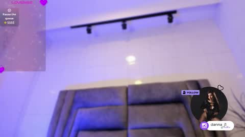 Danna online show from October 31, 8:02 pm