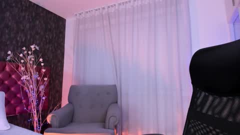 Danna online show from October 18, 5:15 pm