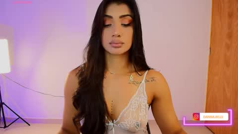Danna Wells online show from June 2, 12:55 am