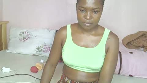 dark_petite_ online show from May 19, 9:49 am