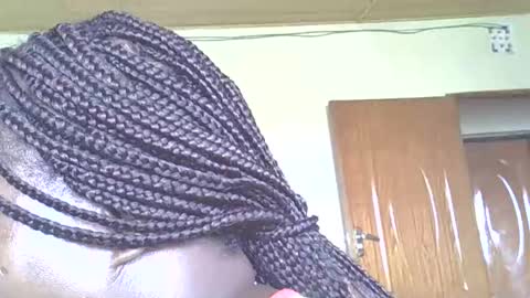 dark_petite_ online show from May 10, 1:02 pm
