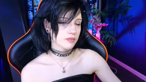 Snapshot of dark_vamp_ chatting on February 14, 10:58 pm Vamp online show from February 14, 10:58 pm