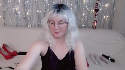 Kelly online show from October 12, 8:17 am