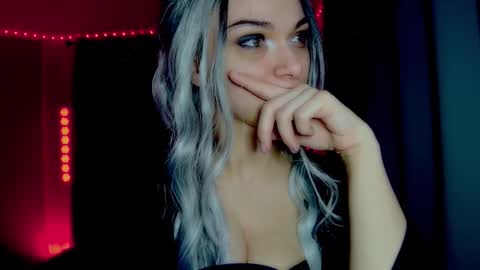 roseredgoddess online show from March 17, 2:15 am