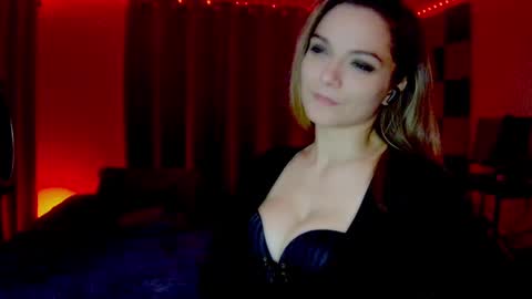 Snapshot of darkskullmistress chatting on September 13, 3:47 am roseredgoddess online show from September 13, 3:47 am