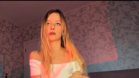 D online show from December 2, 6:15 am