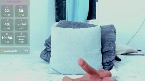Snapshot of dayhanshelby chatting on December 15, 9:53 pm nice too meet you i m alison online show from December 15, 9:53 pm