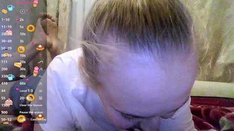 Snapshot of debora_lissa chatting on December 19, 9:16 pm Debby online show from December 19, 9:16 pm