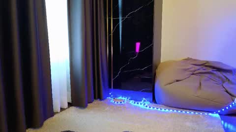 Snapshot of deedeedoll chatting on September 24, 10:58 am deedeedoll online show from September 24, 10:58 am