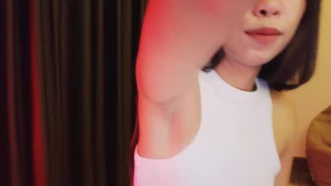 deedeedoll online show from April 8, 11:12 am