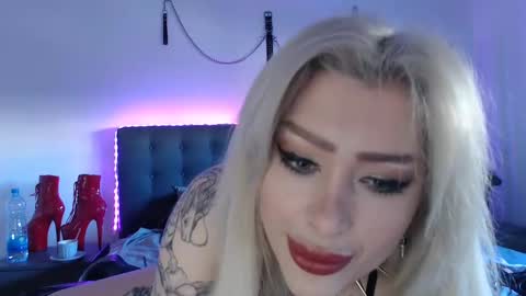 Snapshot of deewhitee chatting on January 2, 11:41 am Jenna online show from January 2, 11:41 am
