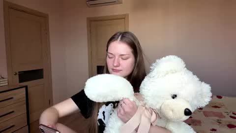 Mila online show from March 27, 9:43 am