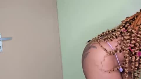 deli_la online show from November 9, 7:32 pm