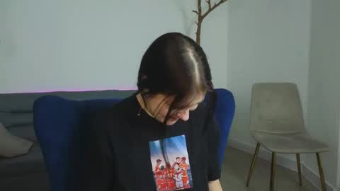 deliaeffy online show from March 22, 1:50 pm