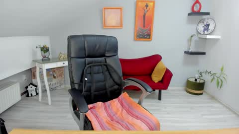 DeliciousLolly online show from February 12, 4:23 am