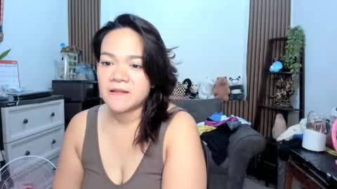 delightfulcurvy online show from December 16, 9:04 am