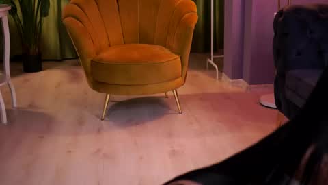 Delilah online show from April 21, 1:42 am