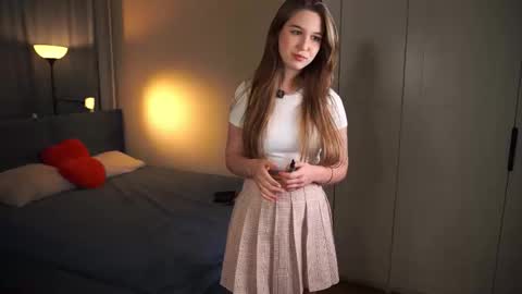 Linda online show from November 19, 7:47 pm