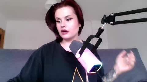 dellacrush_ online show from March 5, 2:34 pm