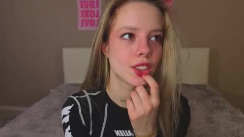 Emma online show from February 2, 7:13 pm