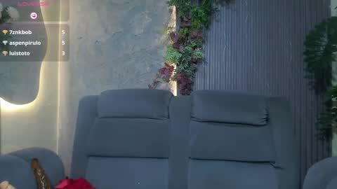 Laura online show from October 6, 4:34 pm