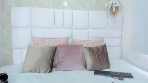 Denisse Khan online show from April 18, 7:58 pm