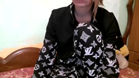 DennisXCarol online show from November 21, 8:05 am