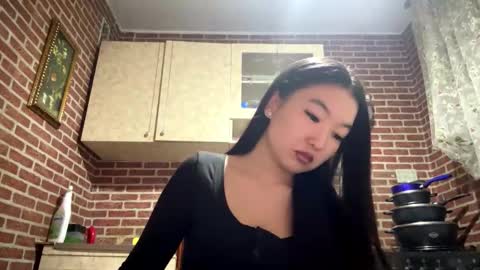 Emma online show from January 15, 3:29 pm