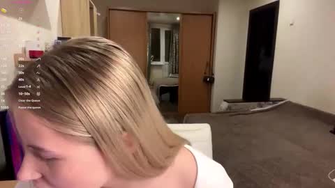 Vi  Victoria online show from November 3, 4:44 pm