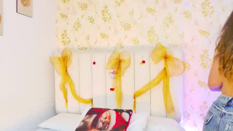 Sara Desire online show from January 6, 12:20 pm