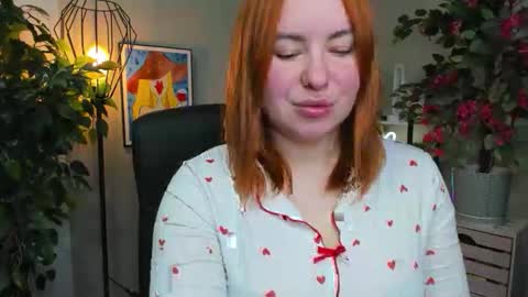 LAYLA online show from November 17, 8:26 am