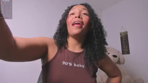 desty_y online show from February 6, 7:01 am