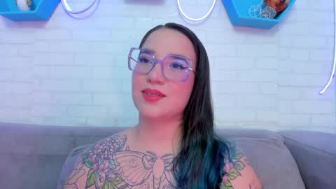 Deva Blue online show from January 19, 4:33 am