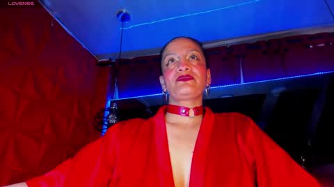 Snapshot of devil_taylorx chatting on December 20, 2:49 pm devil_taylorx online show from December 20, 2:49 pm