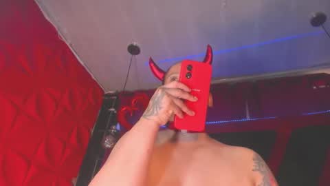 Snapshot of devil_taylorx chatting on October 15, 3:14 pm devil_taylorx online show from October 15, 3:14 pm