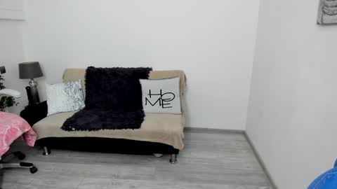 Deya online show from January 20, 7:35 pm