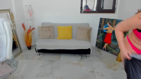 Deya online show from March 19, 6:23 pm