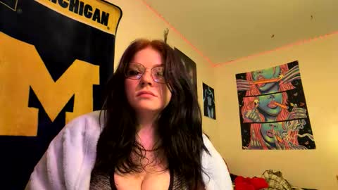 dezzydez354 online show from February 20, 2:54 am