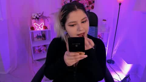 Dia online show from October 8, 8:02 pm