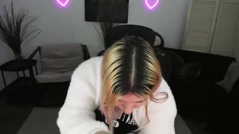 Dia online show from February 22, 7:26 pm