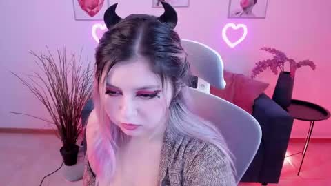 Dia online show from February 11, 3:18 pm