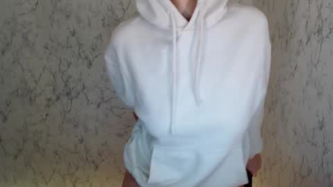 diamond is online show from November 25, 9:15 pm